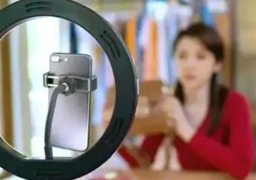 直播没人打赏会有钱吗？直播间没人刷礼物有收入吗？