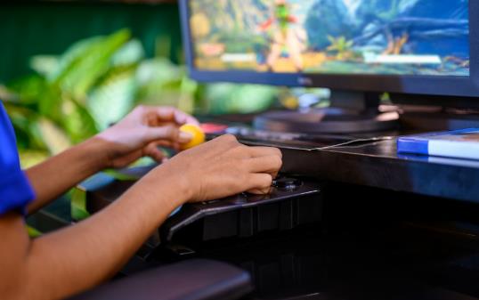 老公玩游戏充钱该不该管？老公爱玩游戏怎么办