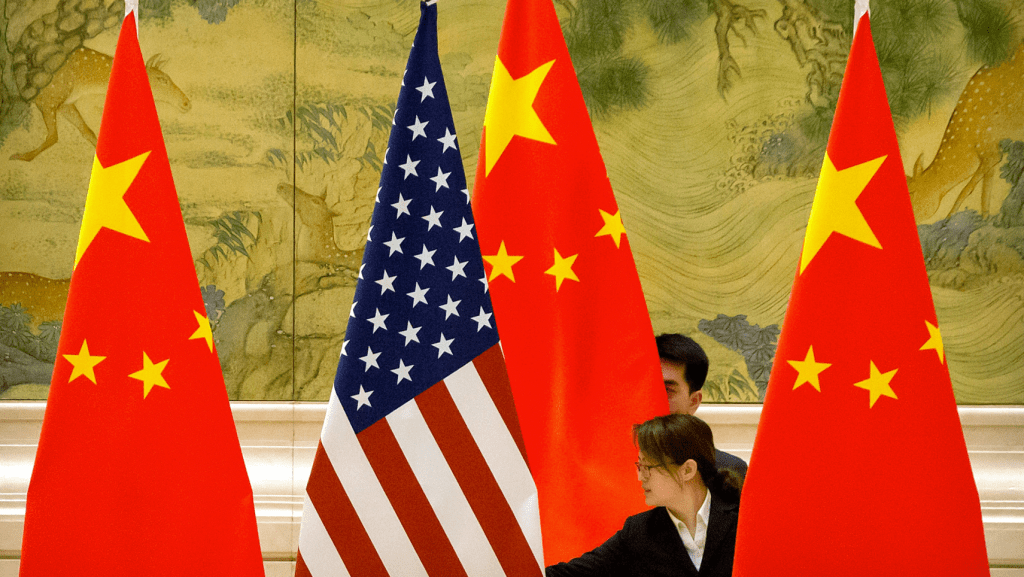 thedetroidnews-china-us-flags-image