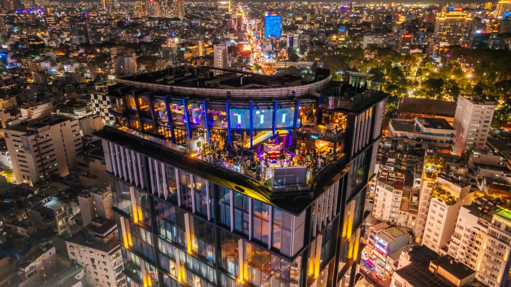 xt-atok-vietnam-party-live-photo-2