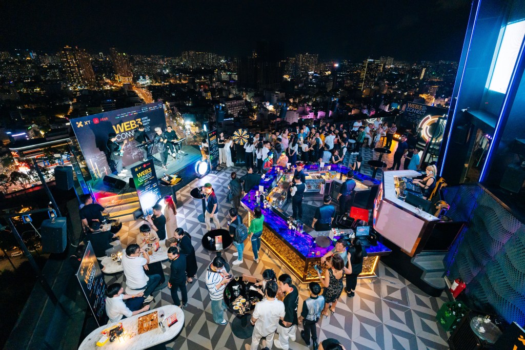 xt-atok-vietnam-party-live-photo-1