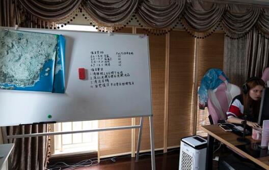 每天打游戏10小时以上!我是女生,更是职业玩家 每天打游戏10小时以上!我是女生,更是职业玩家