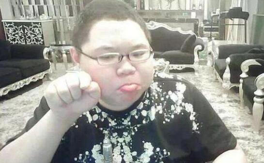 PDD复出第一件事：起诉熊猫TV，并称与王校长无关