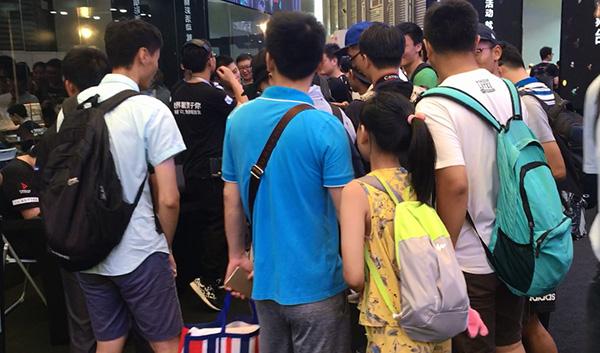 昔日游戏少年为父后：有人忧孩子沉迷，有人主动陪玩