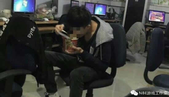 一个人的dnf工作室：满地黄金，别人抢，你拿不起来