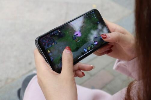 手机直接赚现钱?一天可以赚多少钱? 手机直接赚现钱?一天可以赚多少钱?