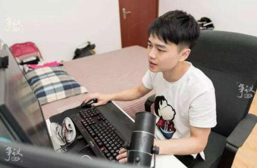 赚钱，娱乐两不误？玩游戏直播赚钱吗