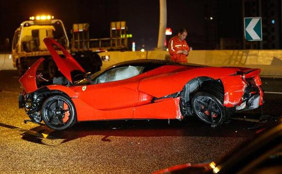 神豪2400万卖游戏帐号，总投入1个亿，曾叫嚣王思聪