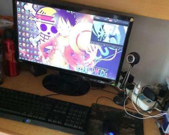 致坐在电脑前打游戏赚钱的我们，不要怂，就是干