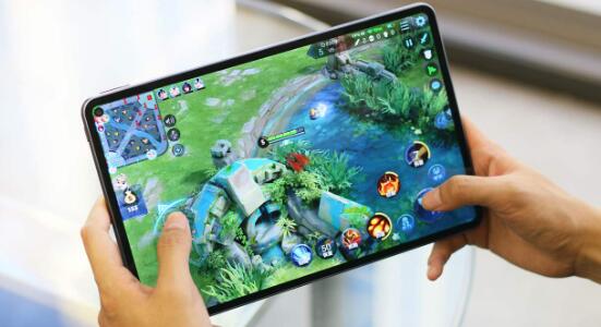 平板电脑玩游戏会比手机更流畅吗？
