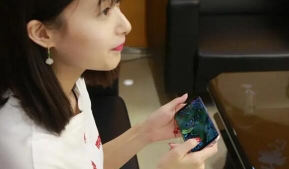 为什么吃鸡好撩妹王者荣耀就不行？