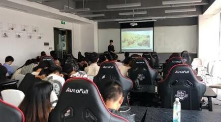 电竞学校一年多少钱，职业电竞学校学费一般是多少