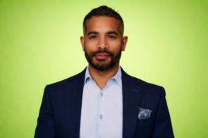 Simon Peters 加密貨幣分析師 Etoro