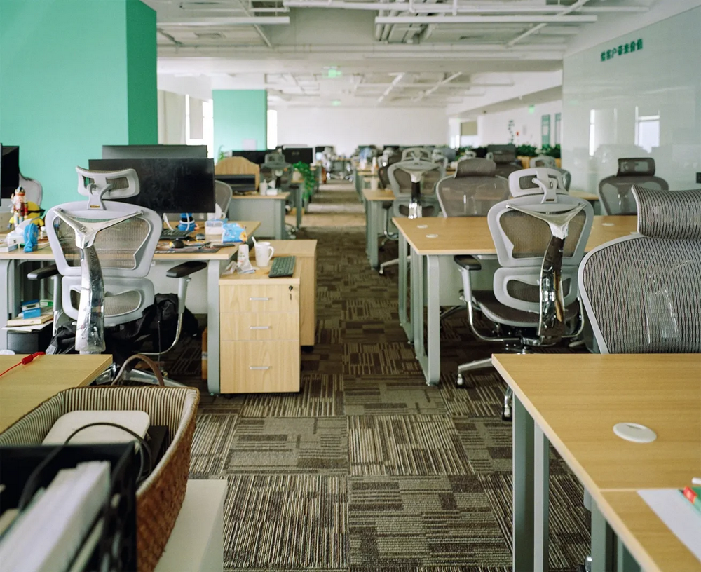 币安的“成功美学”：使用简陋工具，输出极致效率