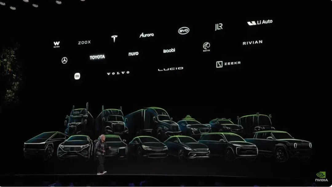 官宣超强GPU、AI超级计算机等重磅产品后,黄仁勋:AI代理“可能带来万亿美元的商机”