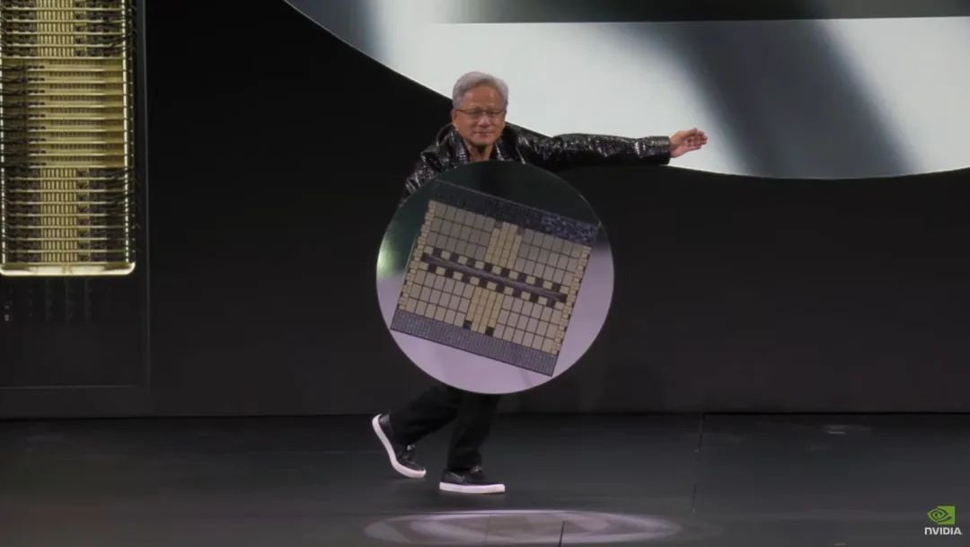 官宣超强GPU、AI超级计算机等重磅产品后,黄仁勋:AI代理“可能带来万亿美元的商机”
