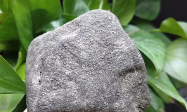 
                        《揭秘叫我大掌柜吉祥当铺赌石选哪个玩法的技巧》（赌石玩法分析，让你轻松成为富翁）                    