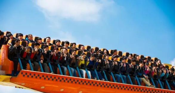 
                        探秘沙漠飞舟（解锁关键技巧，轻松穿越沙漠）                    