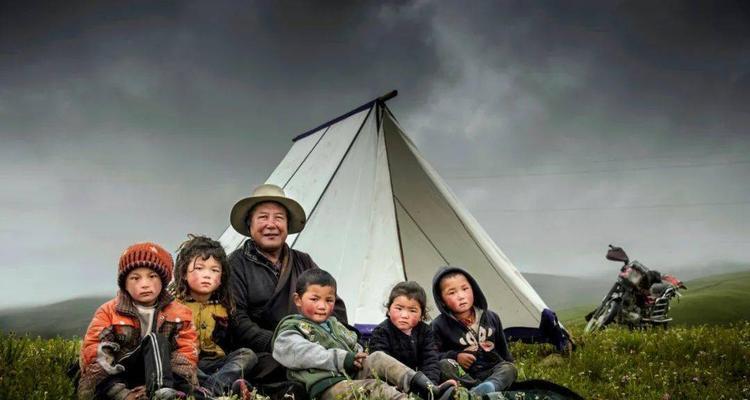 
                        沙漠飞舟攻略（以沙漠飞舟出装攻略为主题的综合指南）                    