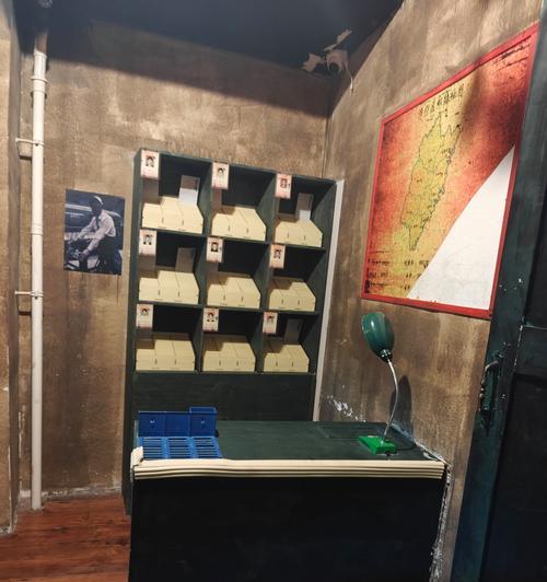 
                        密室逃脱攻略大全（探索密室、解开谜团，成功逃脱！）                    