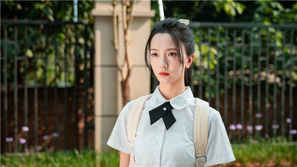 完蛋我被美女包围了前传手游手机赚钱软件截图2